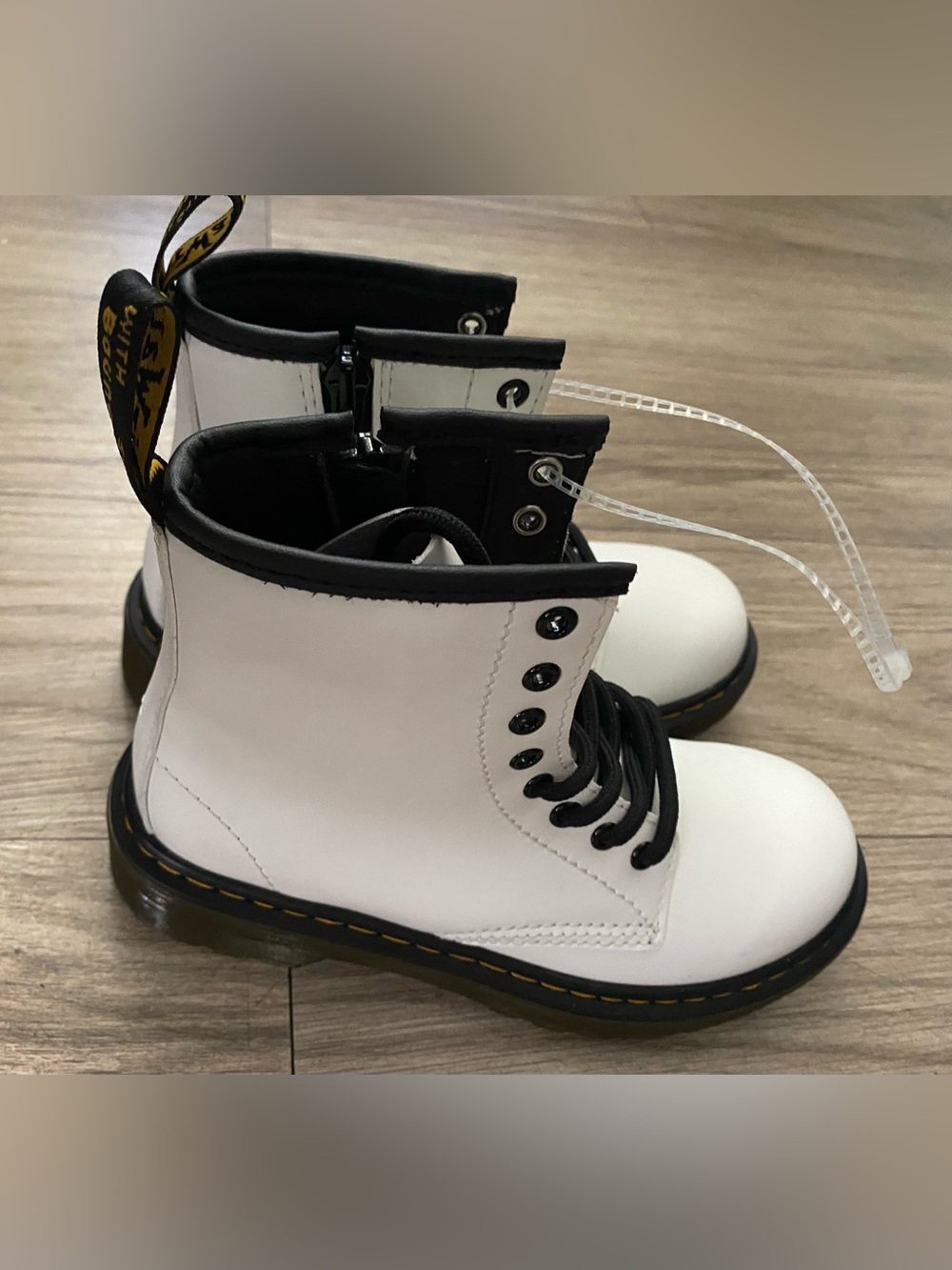 Dr. Martens Kids White Leather Lace-Up Boots with Black Trim - Picture 3 of 9